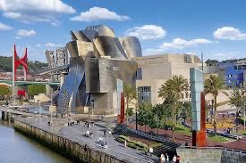 Musée Guggenheim Bilbao accessible en transfert chauffeur vtc Biarritz